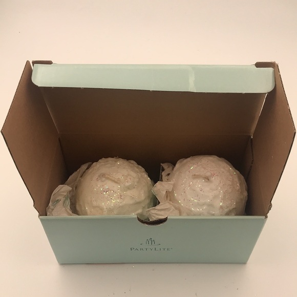 Set of 2 PartyLite Glitter Snow Balls #1404 New in Box - Picture 2 of 8